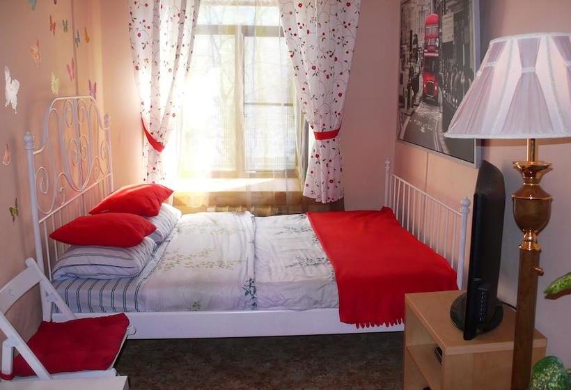 Hotel Students Rooms Na Maloy Pushkarskoy - Hostel 8