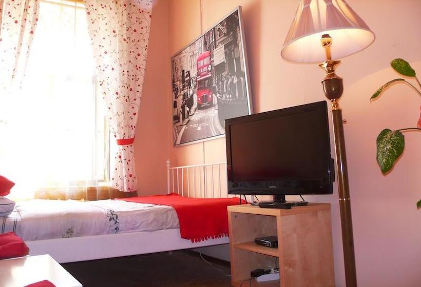 Hotel Students Rooms Na Maloy Pushkarskoy - Hostel 9