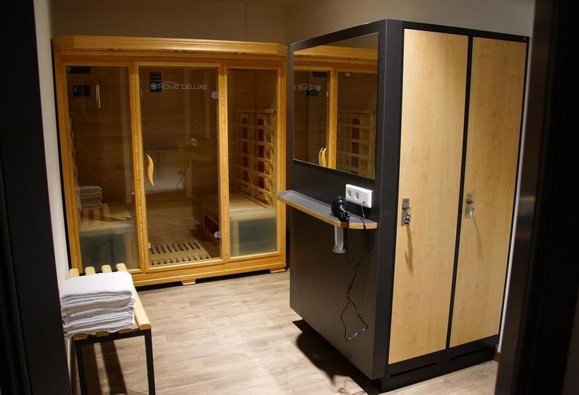 Centrale Hotel & Restaurant 10