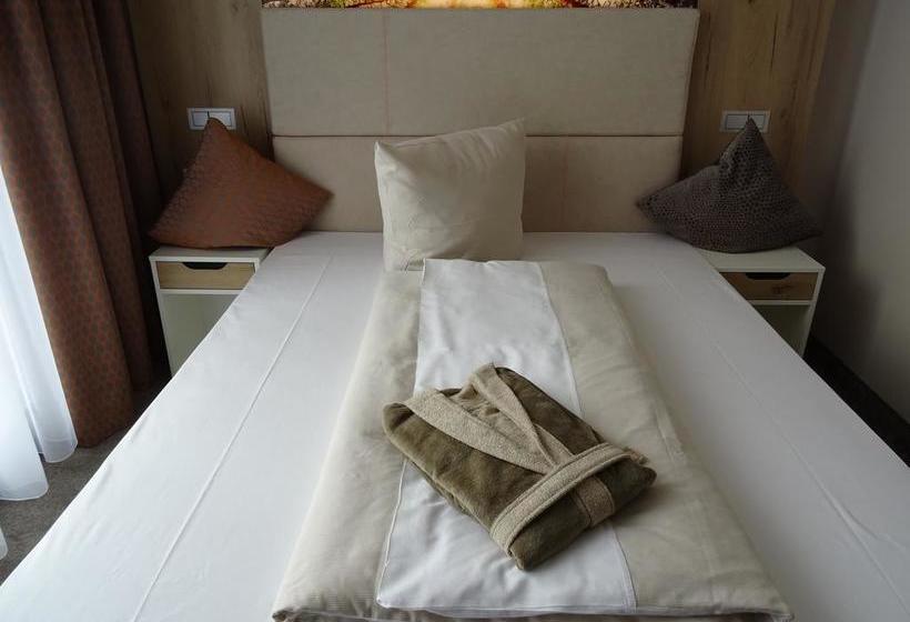 Centrale Hotel & Restaurant 4