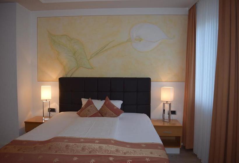 Hotel Zum Kronprinzen 11