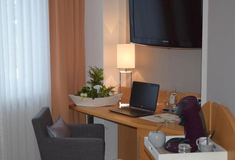 Hotel Zum Kronprinzen 12