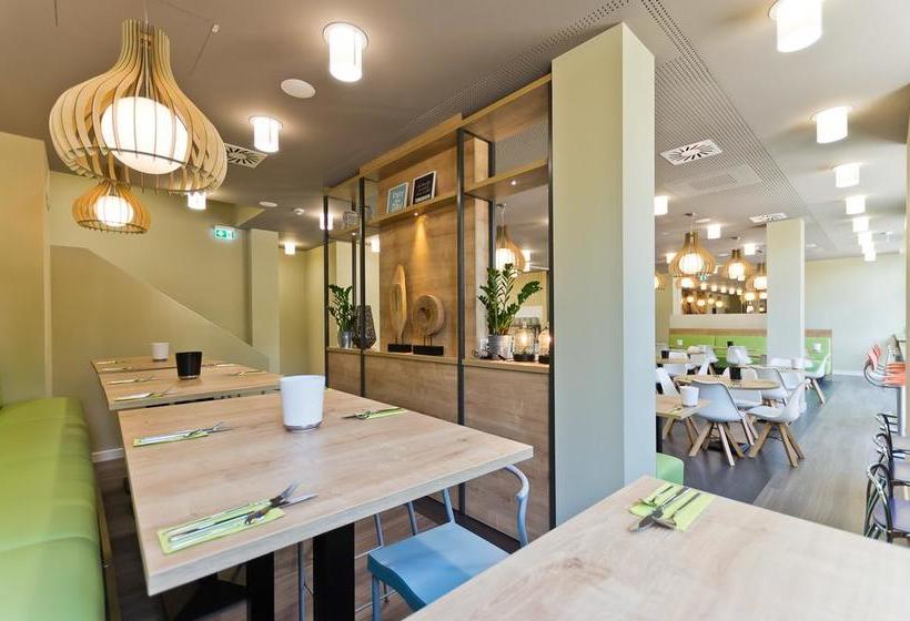 Hotel Super 8 Freiburg 18