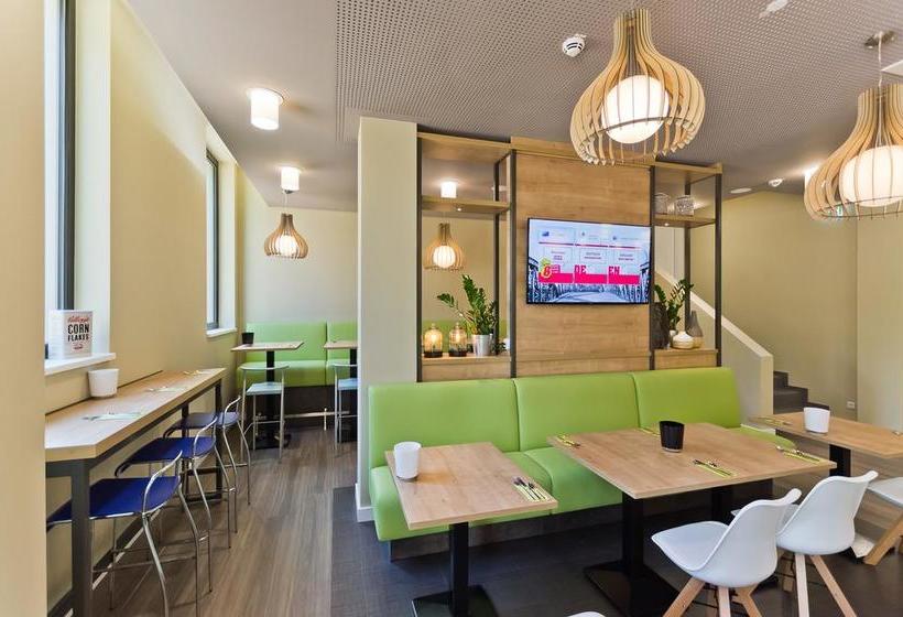 Hotel Super 8 Freiburg 19