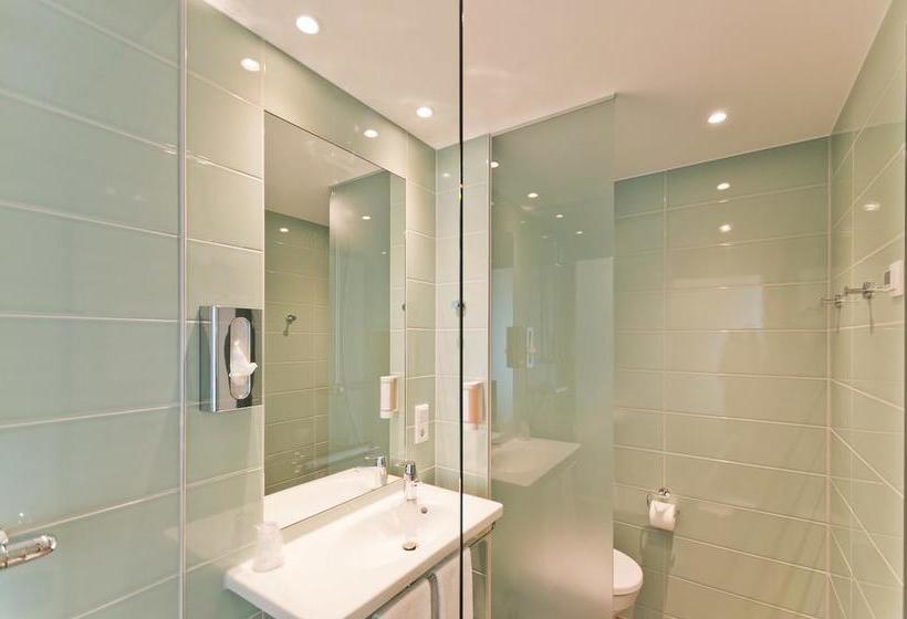 Hotel Super 8 Freiburg 4