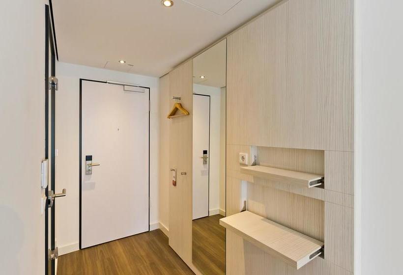 Hotel Super 8 Freiburg 5