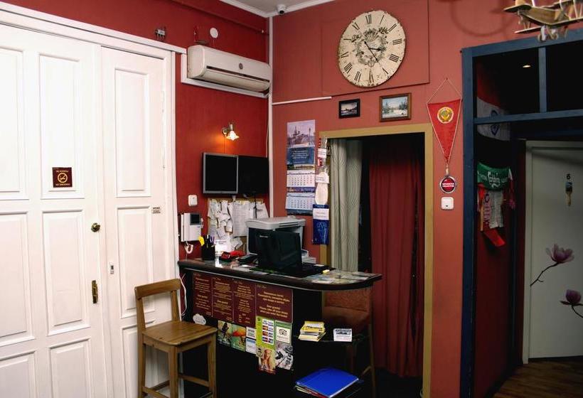 Old Flat Hostel na Sovetskoy 1