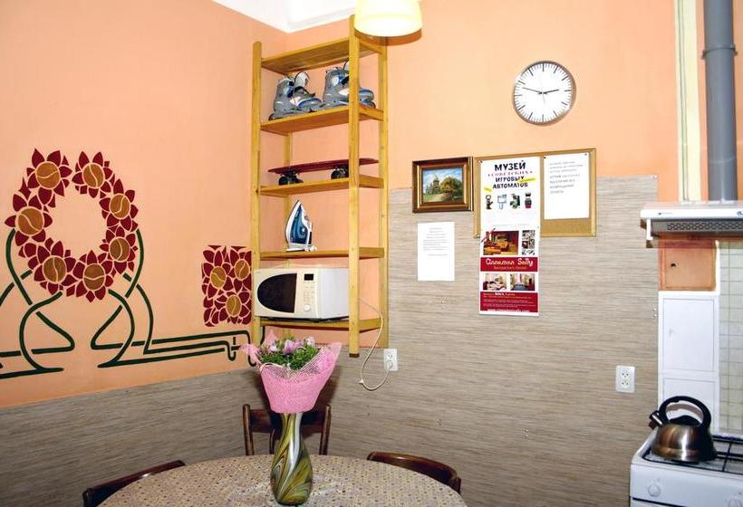 Old Flat Hostel na Sovetskoy 3