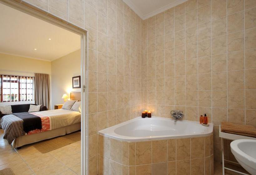 Hotel Treetops Guesthouse 10