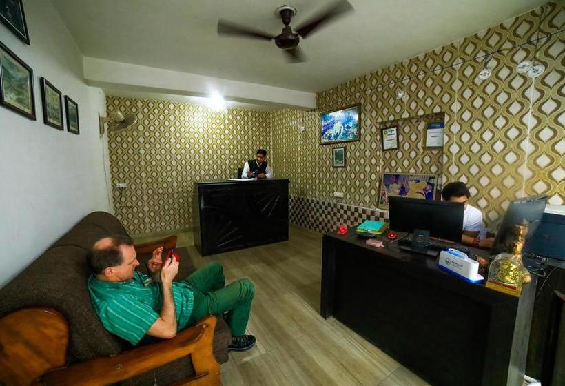 Hotel New Bhandari Swiss Cottage 8