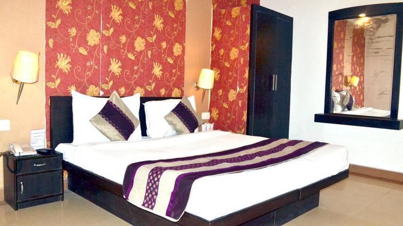 Hotel Optimum Sheela Inn @ Taj 1