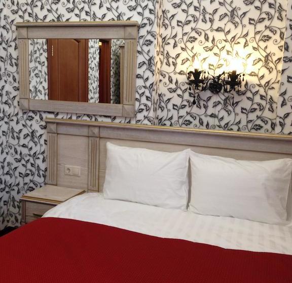 Hotel Golden House 4