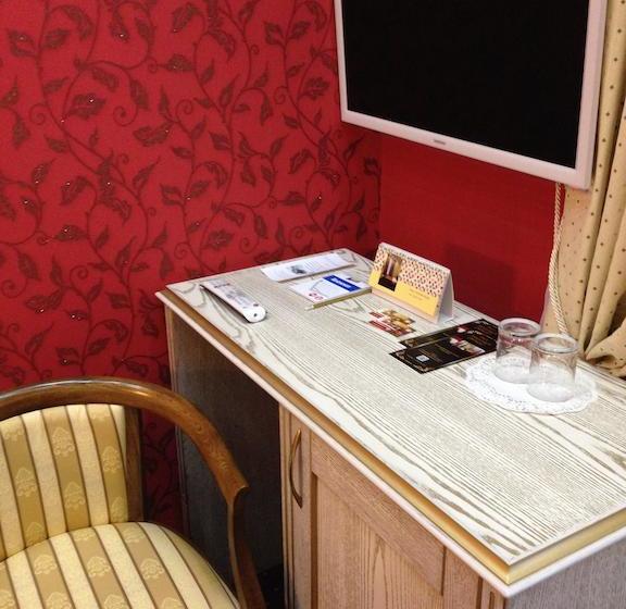 Hotel Golden House 8