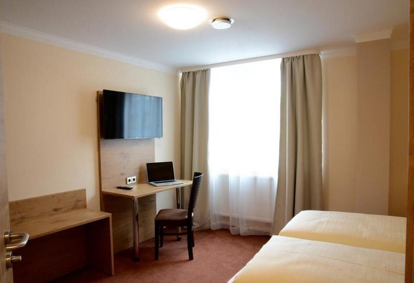Hotel Günzburg City Garni 1