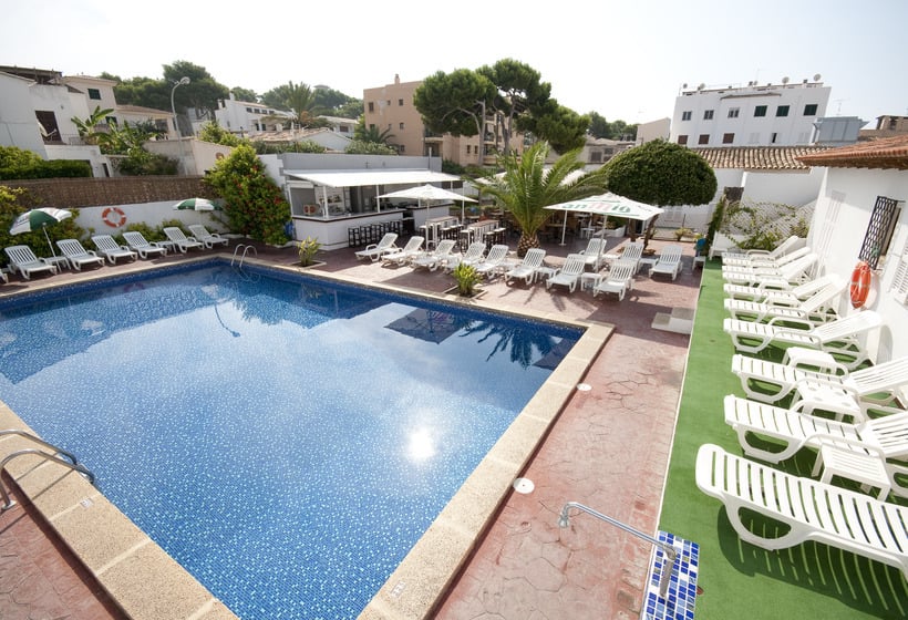 Hostal Montesol 