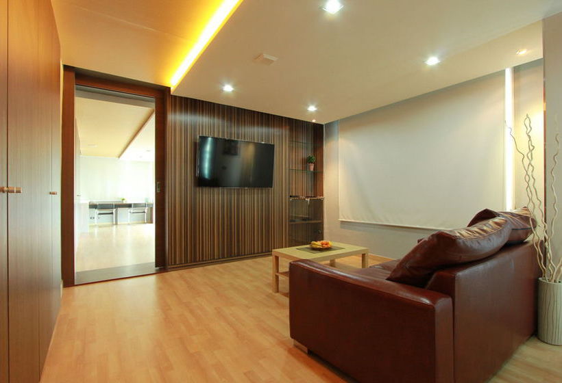 Big Tree Residence 14