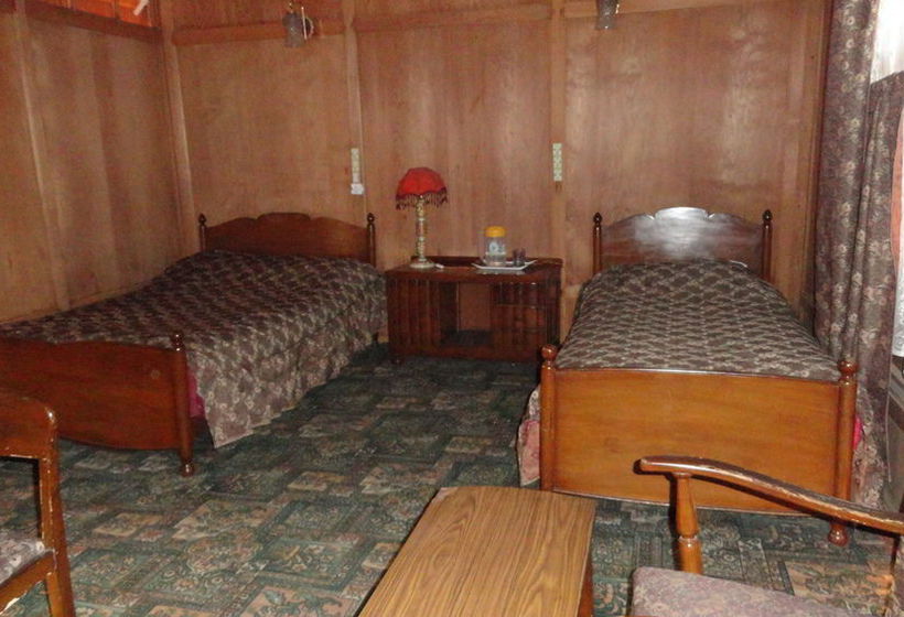 Pension Kharpalace Group Of House Boat 3