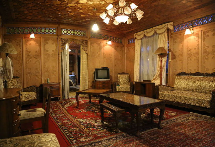 Pension Kharpalace Group Of House Boat 5