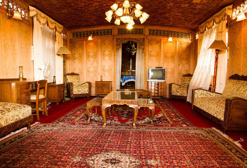 Pension Kharpalace Group Of House Boat 9