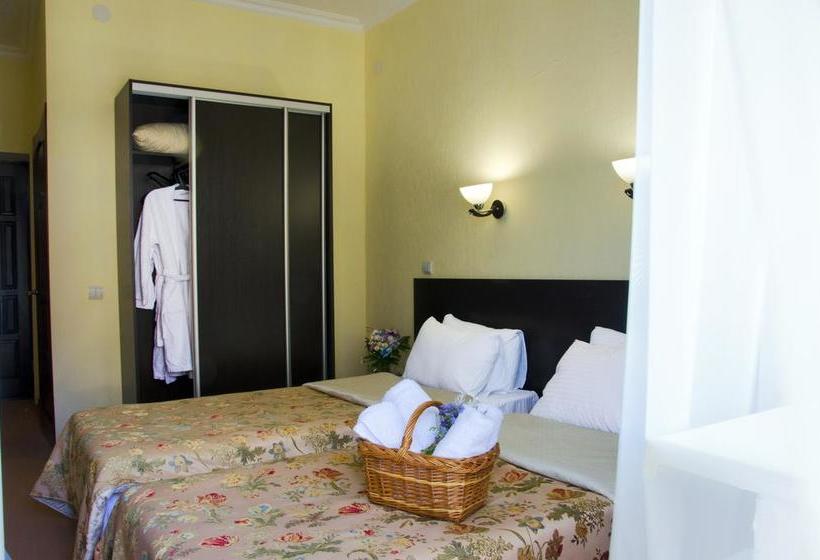 Hotel Snezhniy Bars Cheget 11