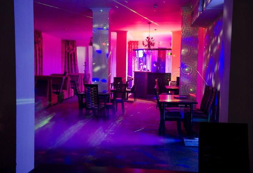 Hotel Snezhniy Bars Cheget 8