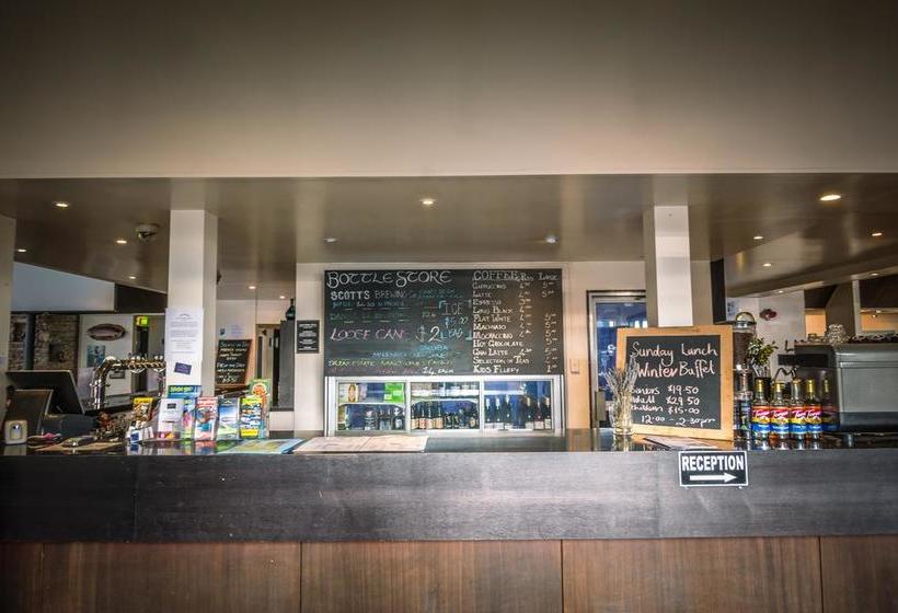 Lake Hawea Hostel 10