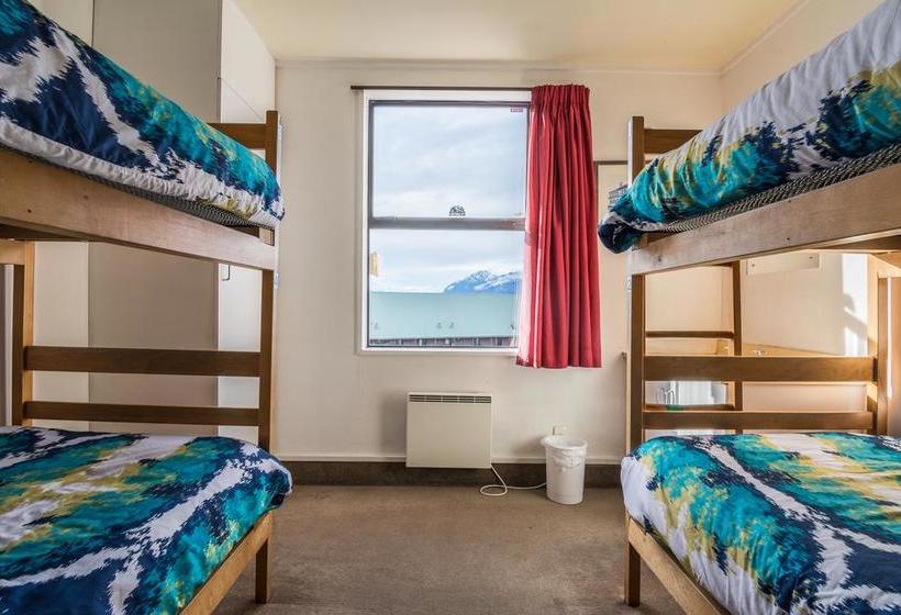 Lake Hawea Hostel 7