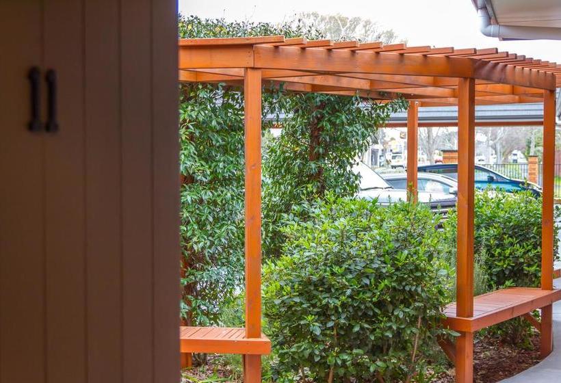 Hotel Albert Court Motor Lodge 12