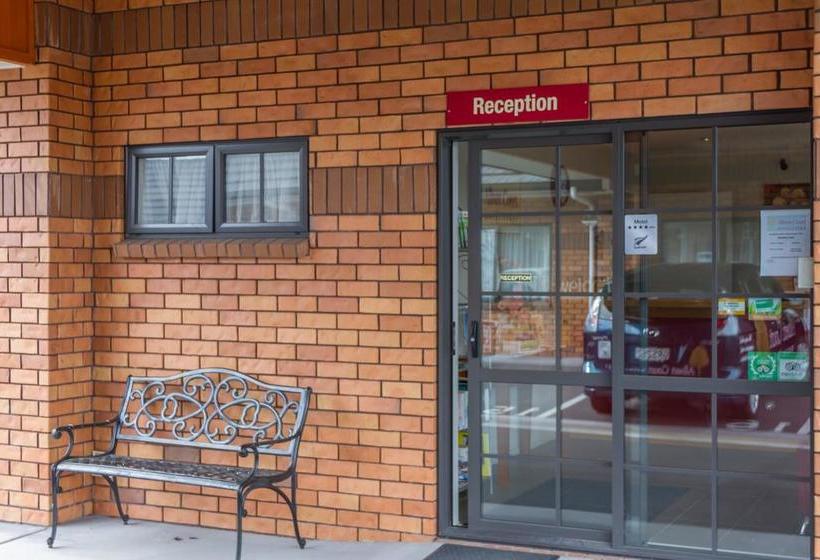 Hotel Albert Court Motor Lodge 16