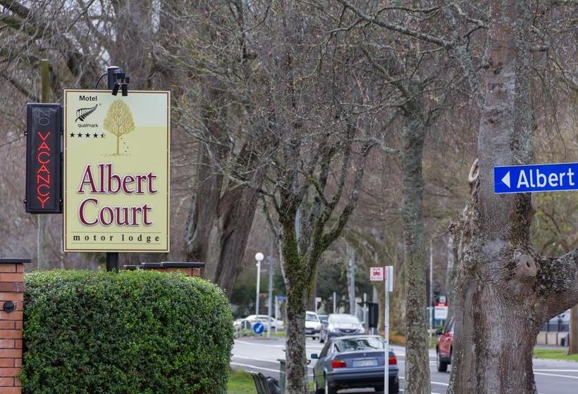 Hotel Albert Court Motor Lodge 17