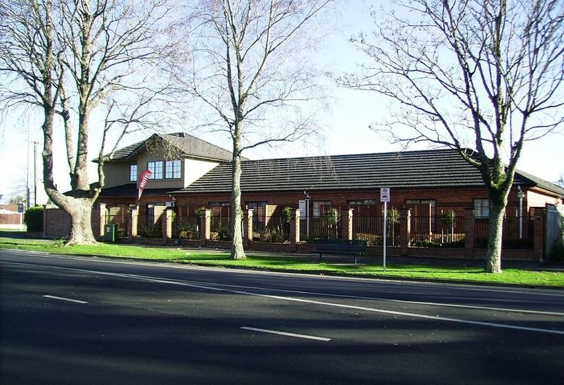 Hotel Albert Court Motor Lodge 19