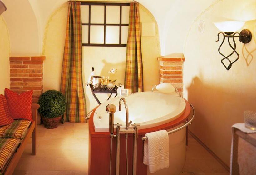 Hotel Landhaus Benediktenhof 14