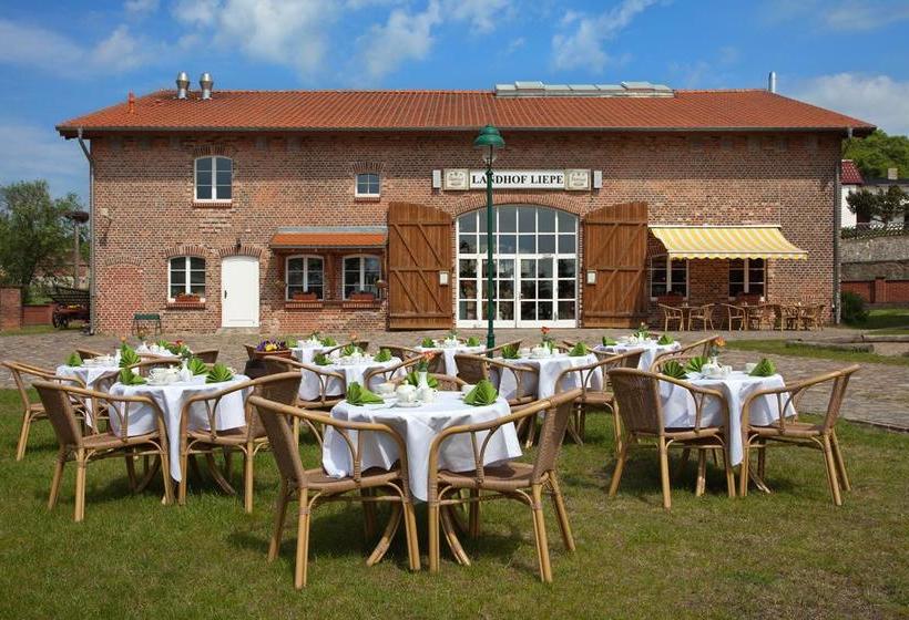 Hotel Landhof Liepe 10