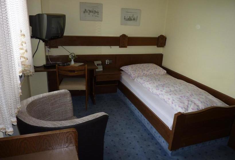 Hotel Gast Und Gästehaus Simon 1