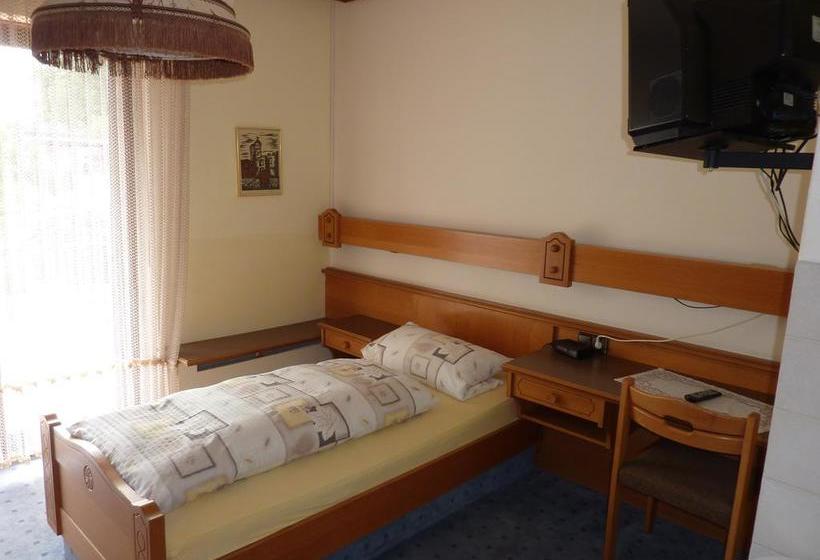 Hotel Gast Und Gästehaus Simon 9