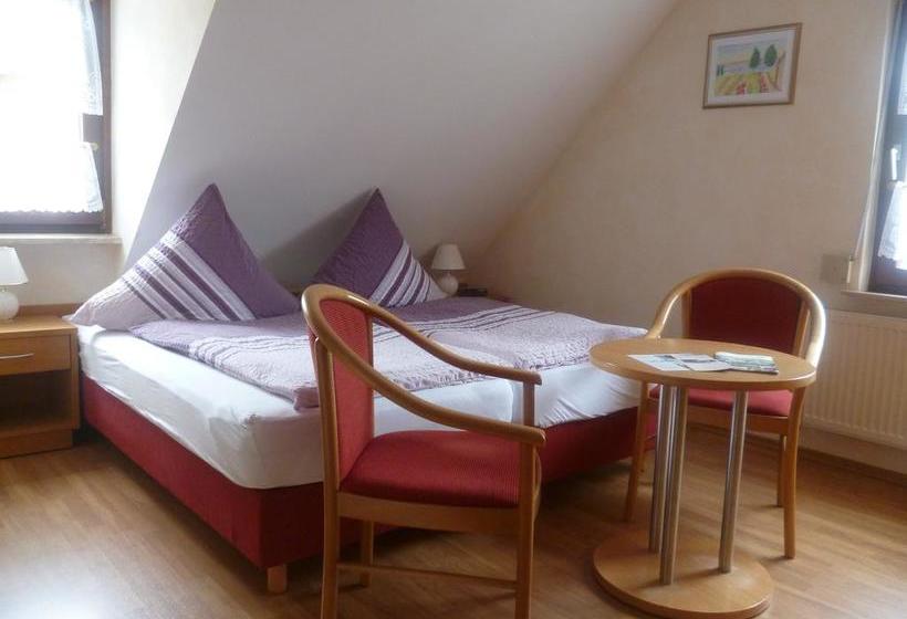 Hotel Zur Moselbrücke 11