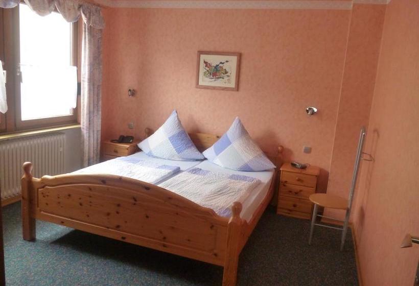 Hotel Zur Moselbrücke 12