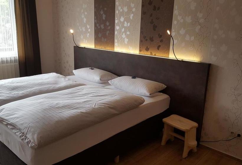 Hotel Gasthaus Zur Quelle 8