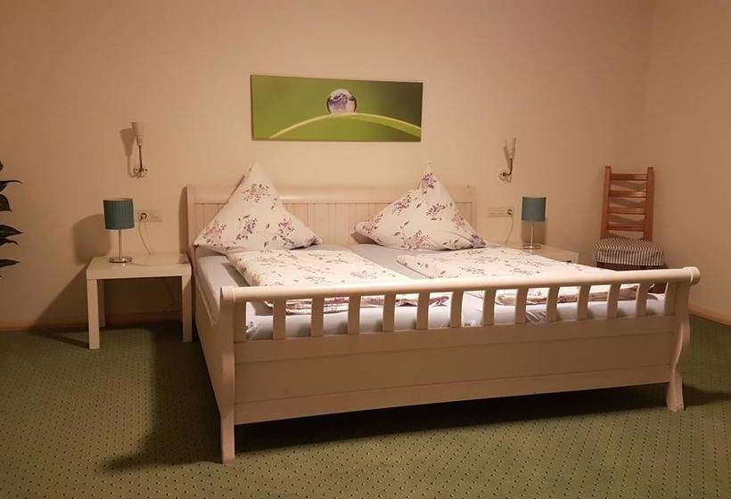 Hotel Pension Am See 5