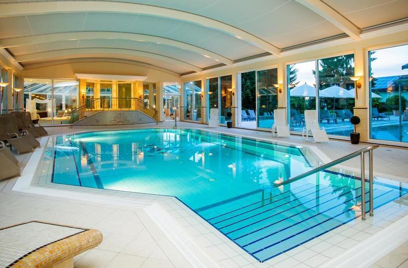 Thermenhotel Quellenhof 1