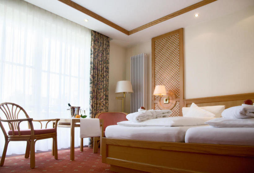 Thermenhotel Quellenhof 18