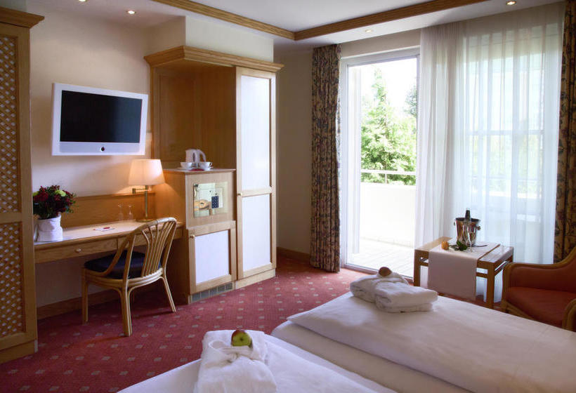 Thermenhotel Quellenhof 19