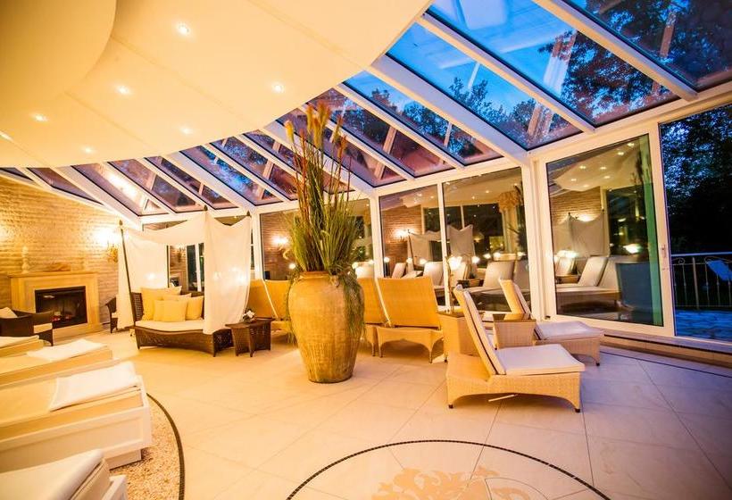 Thermenhotel Quellenhof 2