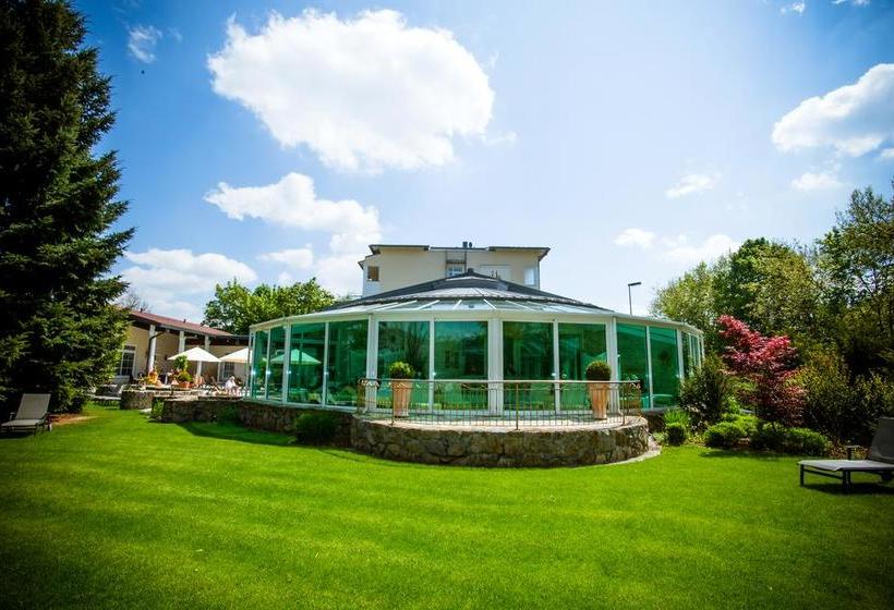 Thermenhotel Quellenhof 3