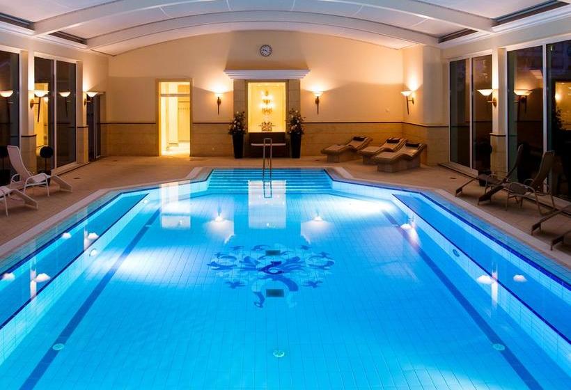 Thermenhotel Quellenhof 5