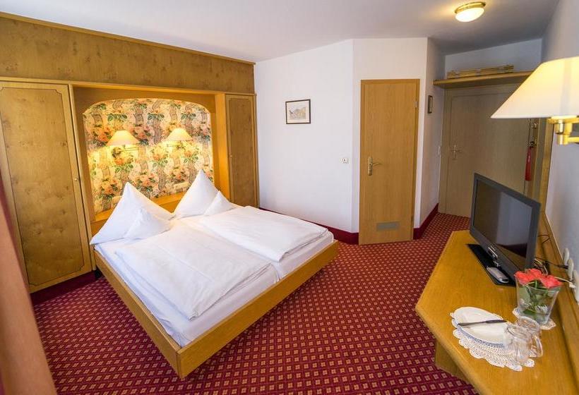 Hotel Gasthof Zum Weyssen Rössle 1