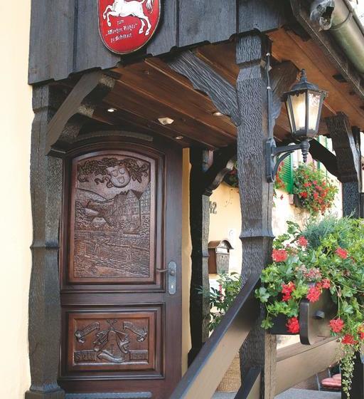 Hotel Gasthof Zum Weyssen Rössle 8