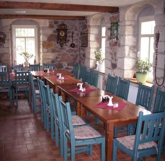 Gasthof Und Landhotel Zur Ausspanne 12