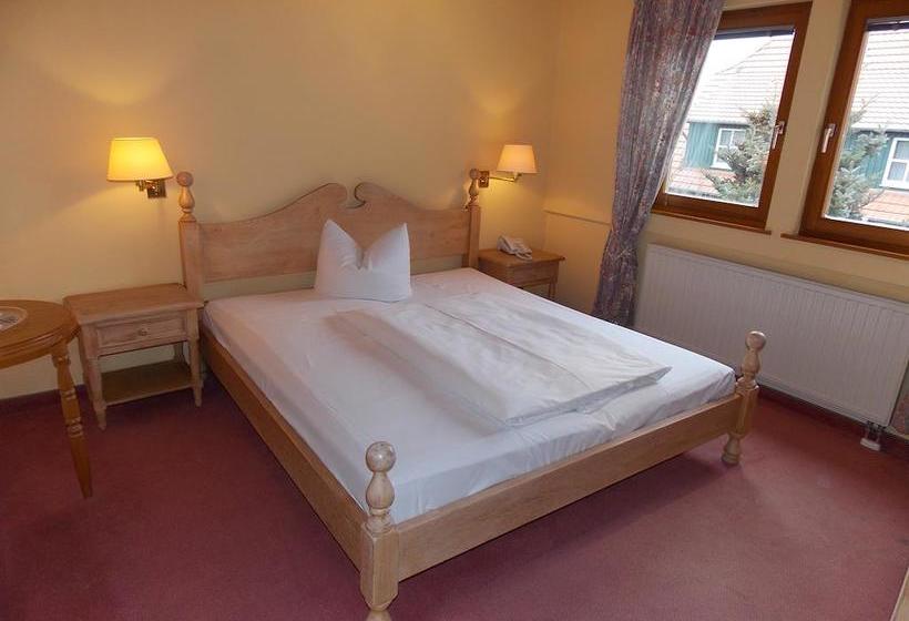 Gasthof Und Landhotel Zur Ausspanne 13