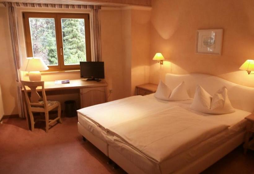 Gasthof Und Landhotel Zur Ausspanne 16